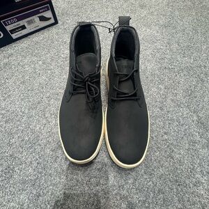 IZOD Men's Black Chukka Boots with Cream Sole